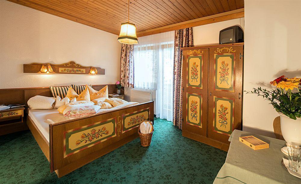 Almhof Roswitha Hotel Хипах Екстериор снимка